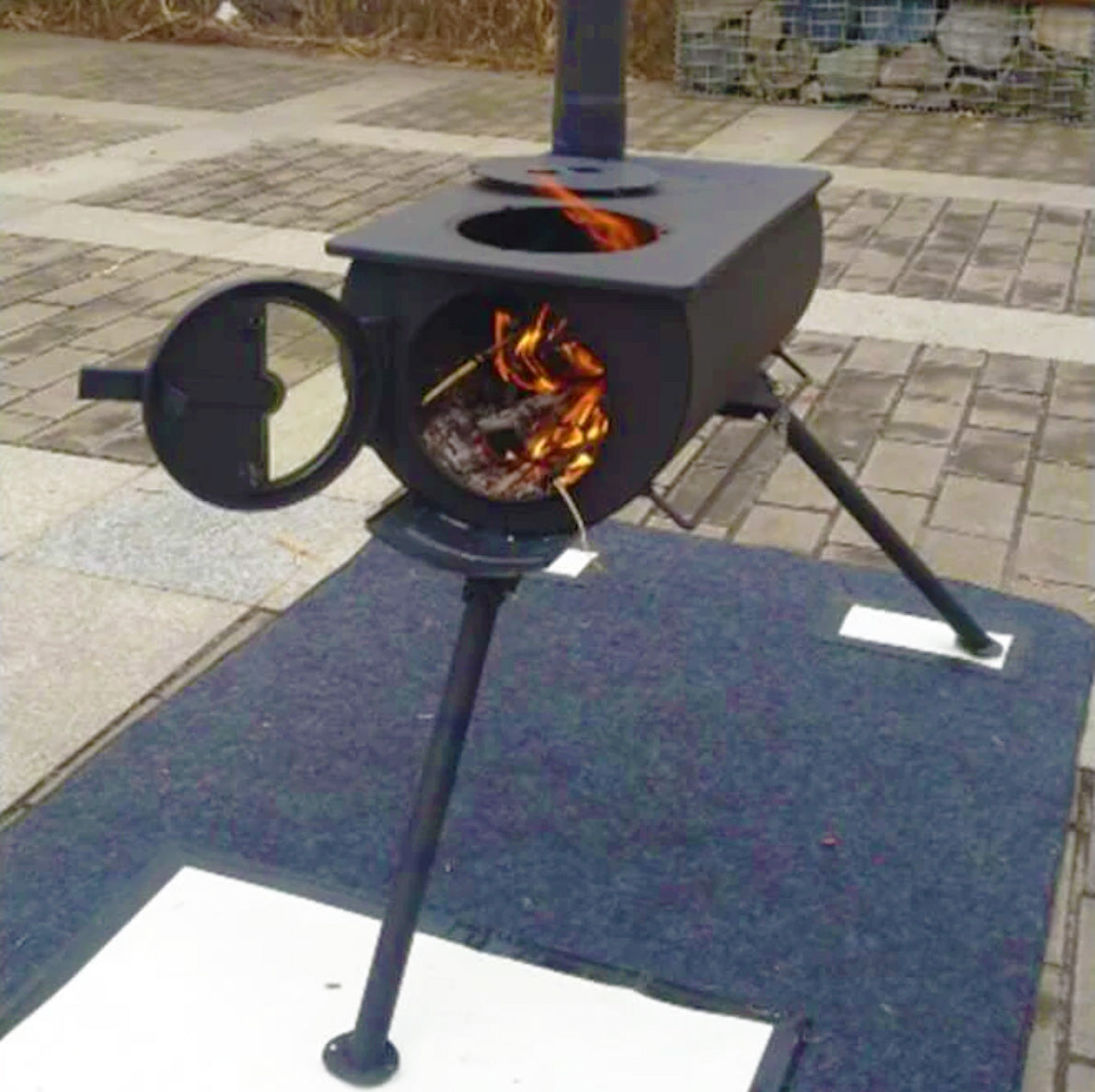 Portabler Camping-Ofen mit Sichtfenster "Panama"