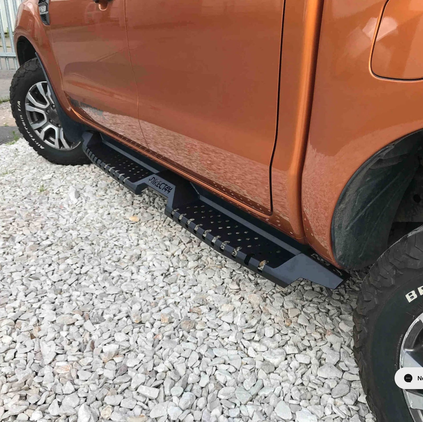 Toyota Hilux ab Bj. 16 Double Cab Trittbretter "Rino" Schwarz