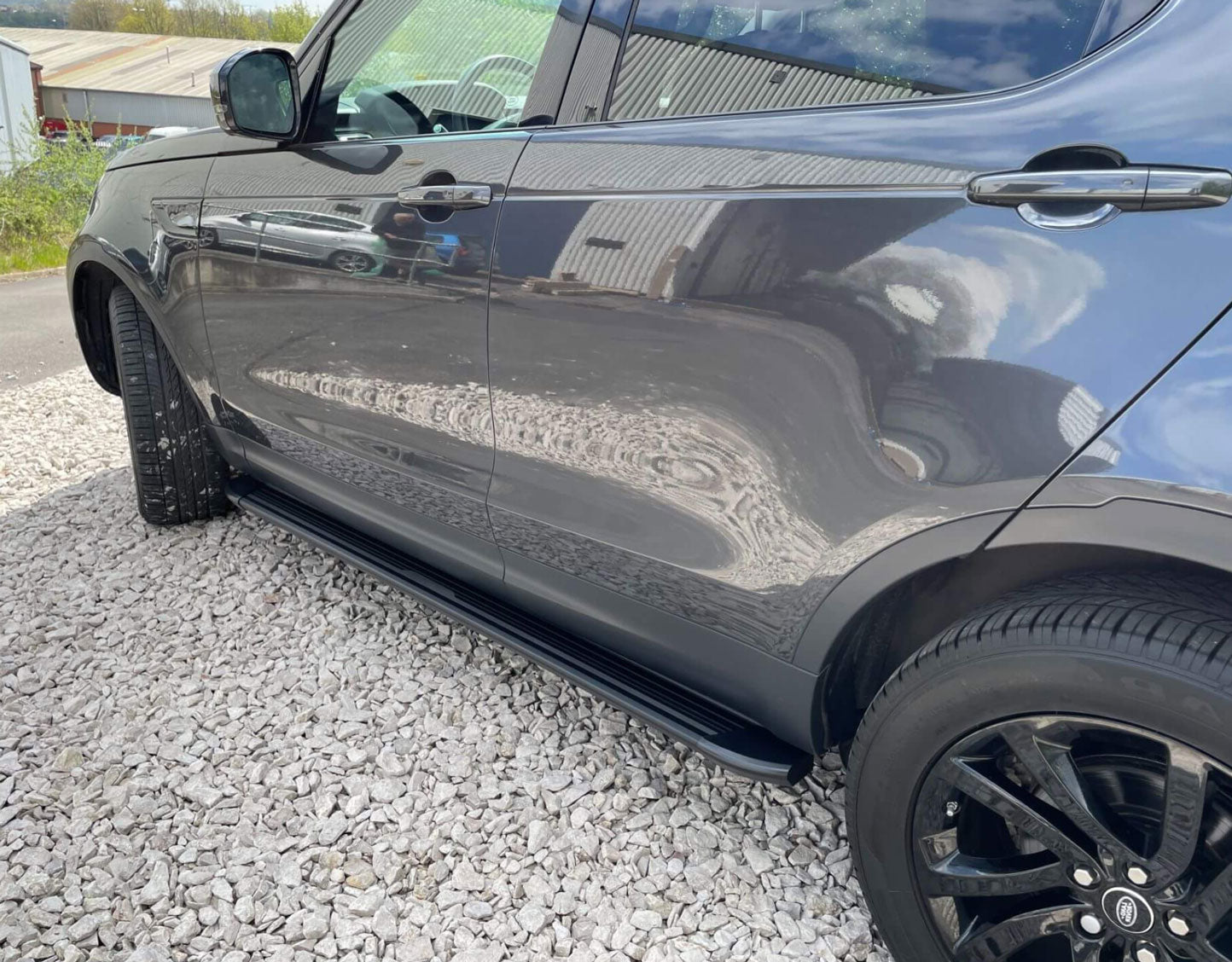 Land Rover Discovery ab Bj. 17 Trittbretter "Puma" - Direct 4x4 Autozubehör