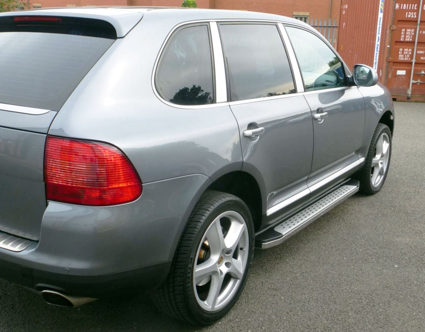 Porsche Cayenne Bj. 02-07 Trittbretter "Freedom" - Direct 4x4 Autozubehör