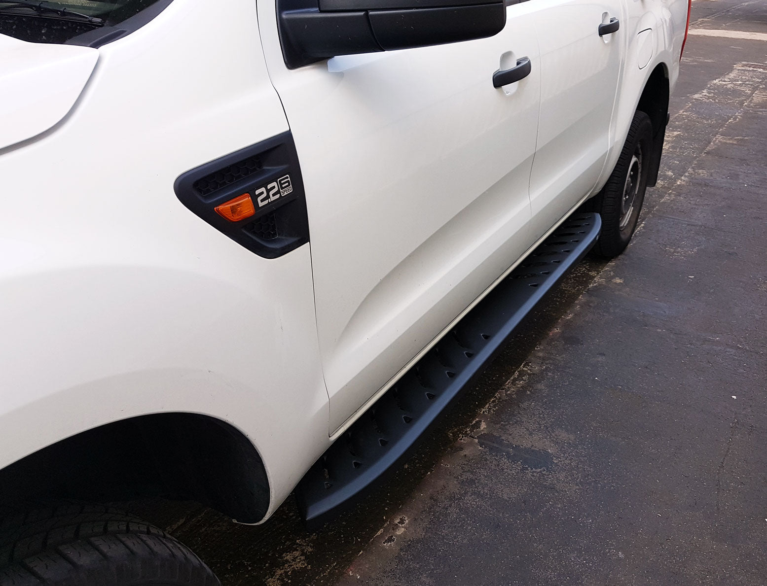 Ford Ranger Bj. 16-21 Trittbretter "Shark" - Direct 4x4 Autozubehör