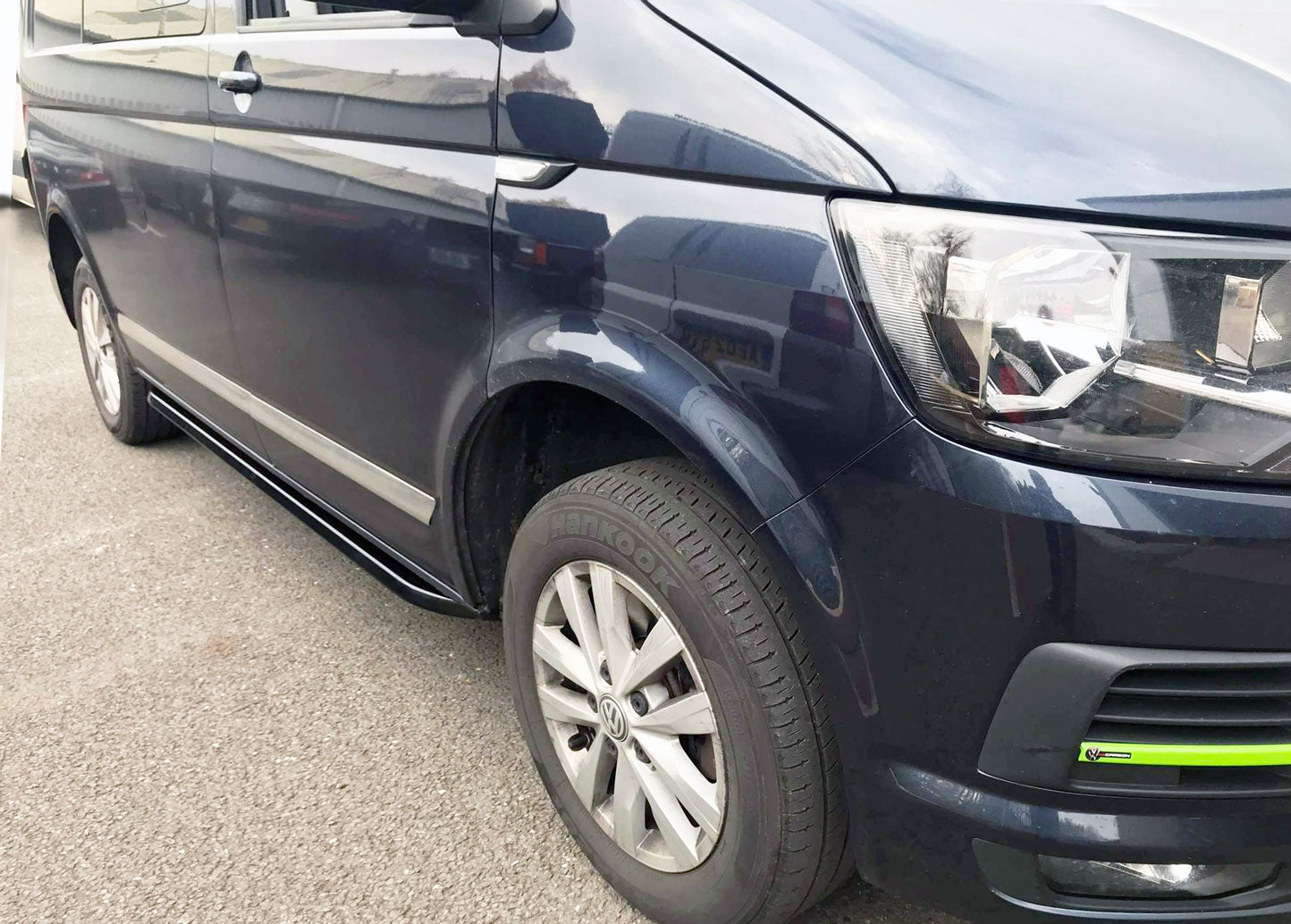 VW T6 ab Bj. 15 Kurzer RS OE Style schwarze Schwellerrohre "N-Max" - Direct 4x4 Autozubehör