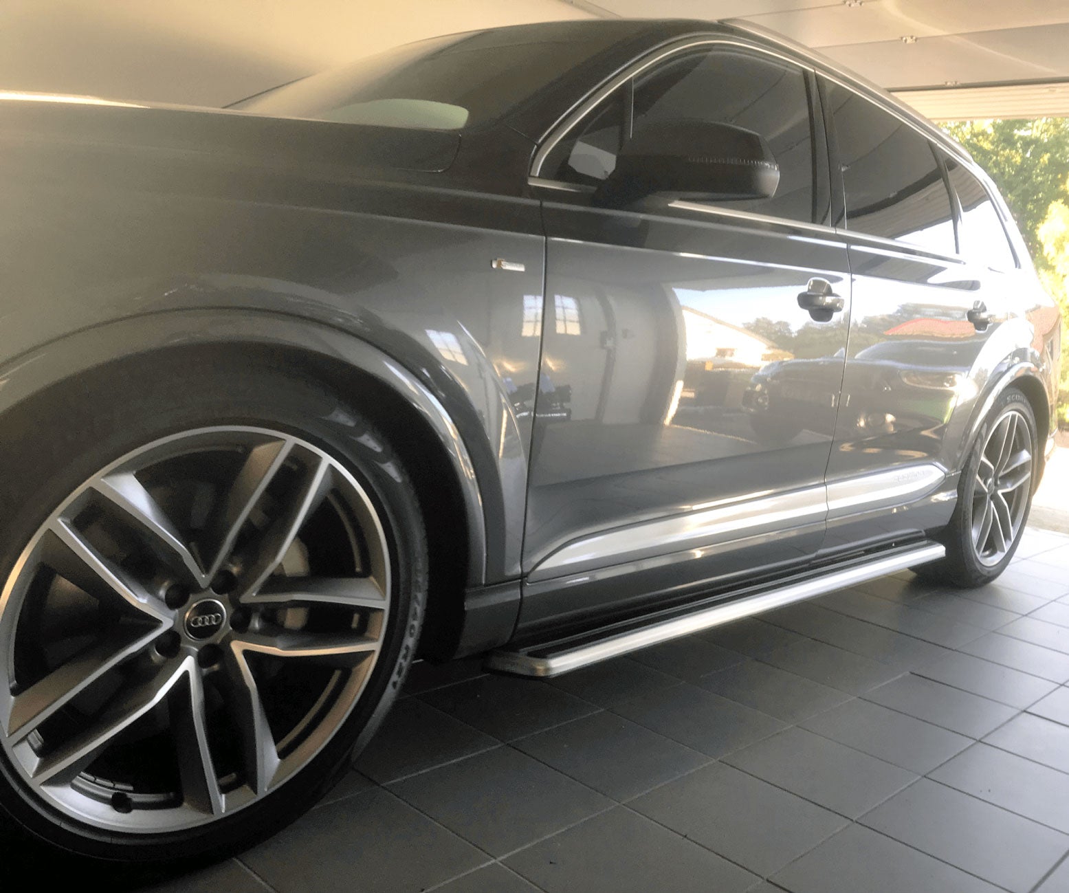 Audi Q7 Bj. 16-19 Trittbretter im Audi original Style - Direct 4x4 Autozubehör