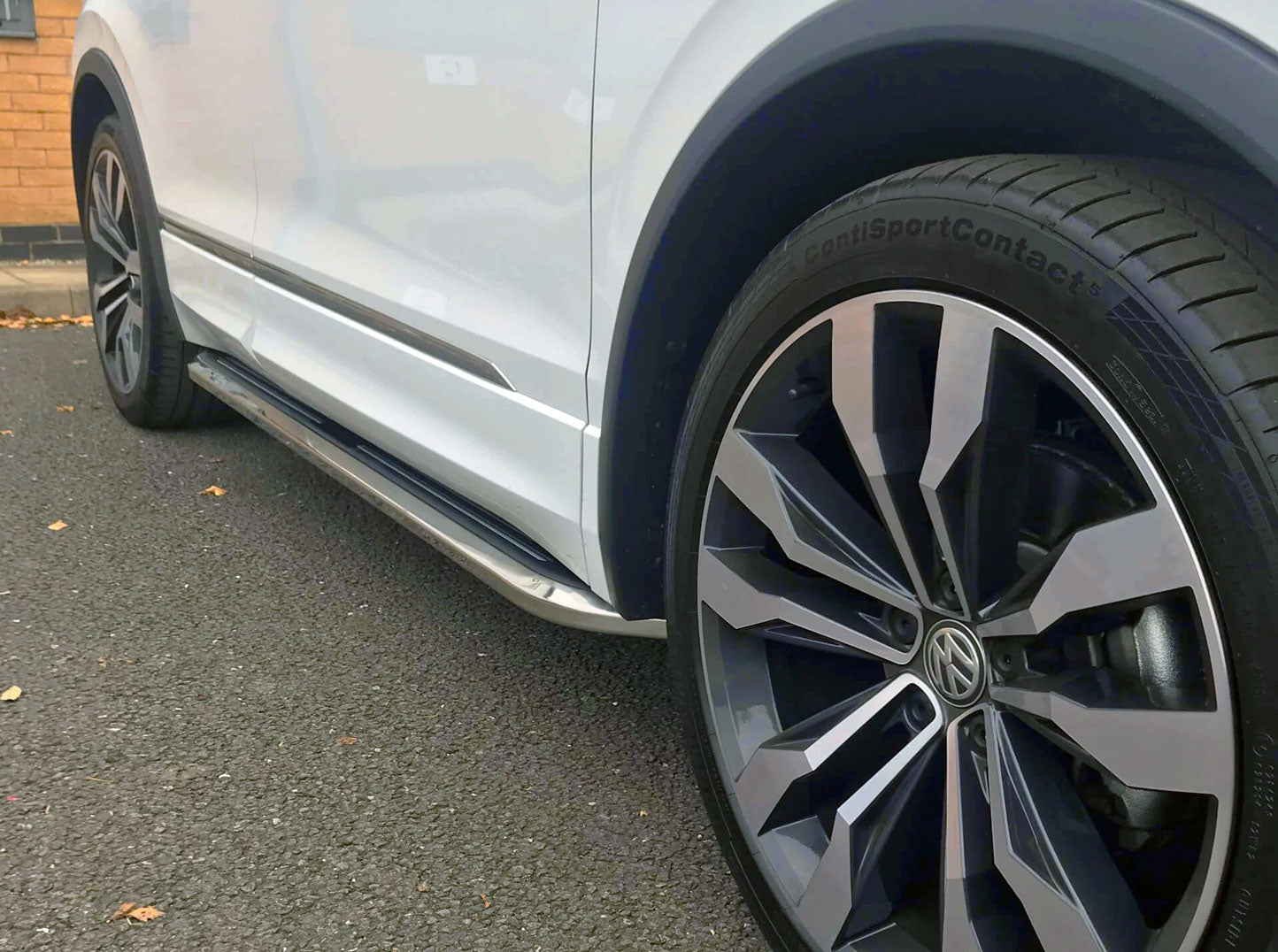 VW Tiguan ab Bj. 16 Trittbretter "Premier" - Direct 4x4 Autozubehör