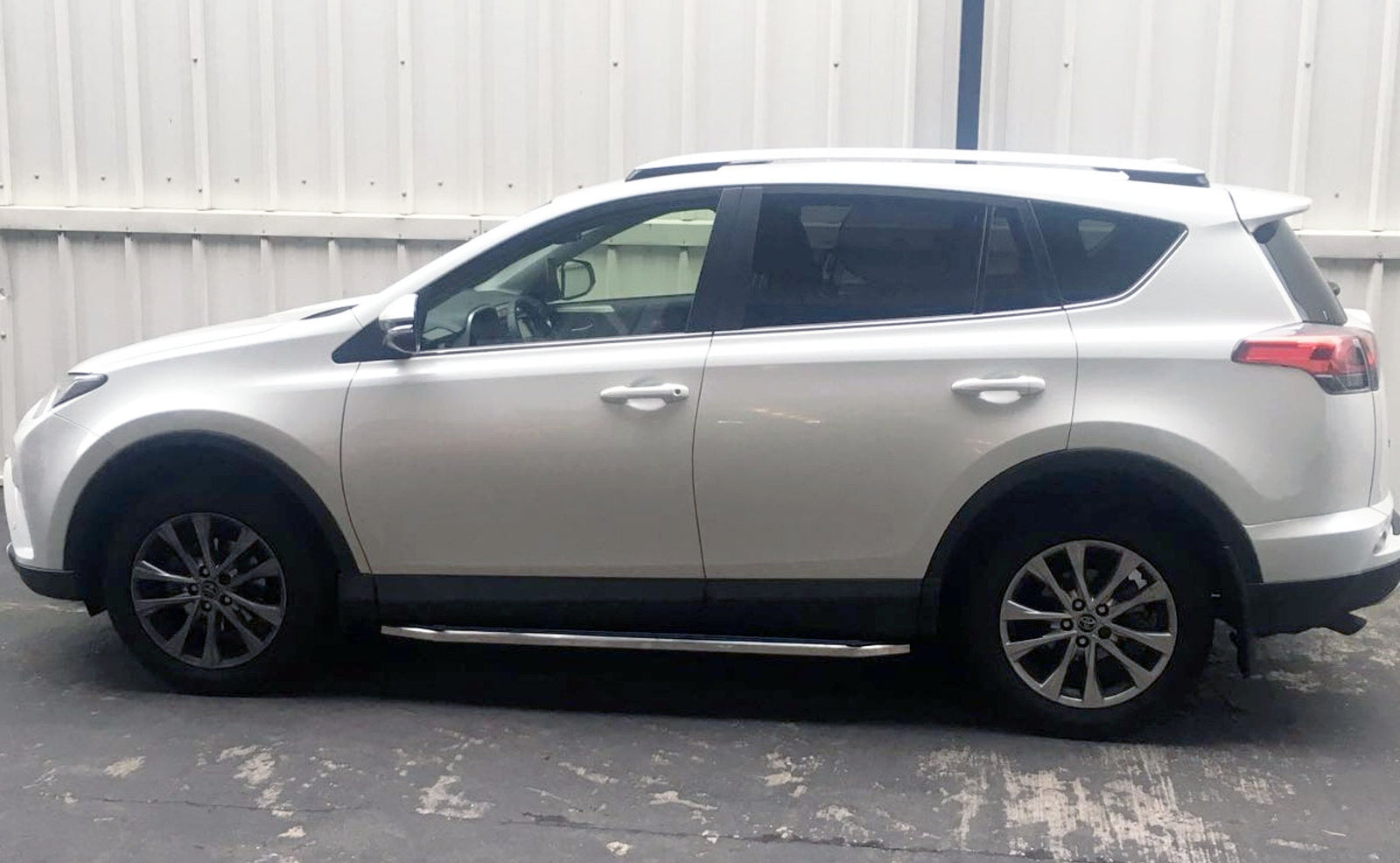 Toyota RAV4 Bj. 16-18 Trittbretter "Raptor" - Direct 4x4 Autozubehör
