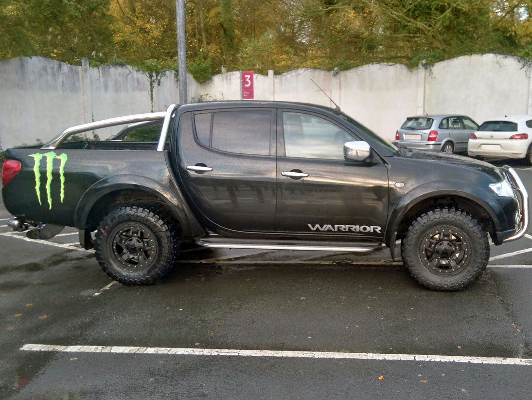 Mitsubishi L200 Bj. 05-15 Trittbretter "Premier" - Direct 4x4 Autozubehör