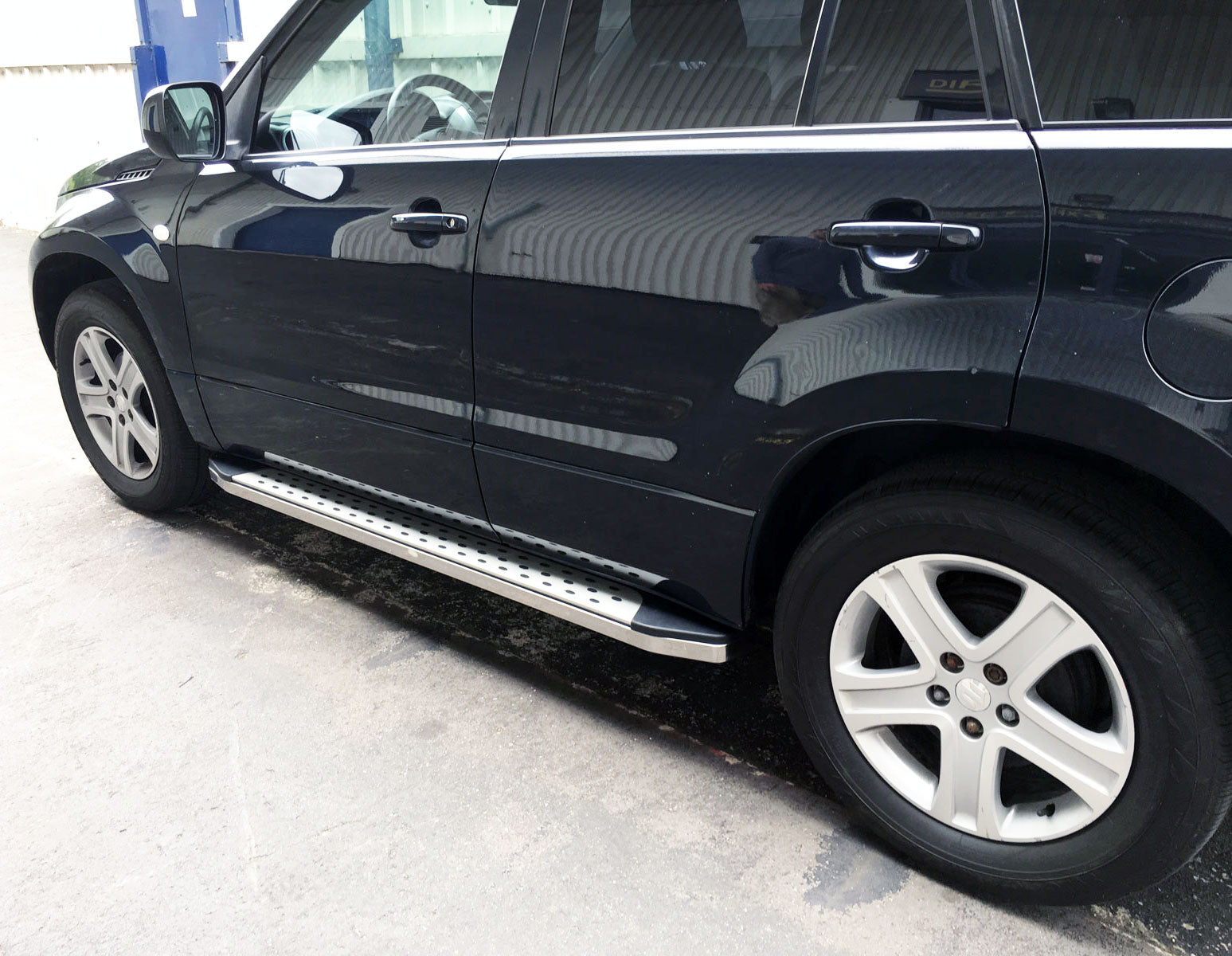 Suzuki Vitara ab Bj. 16 Trittbretter "Freedom" - Direct 4x4 Autozubehör