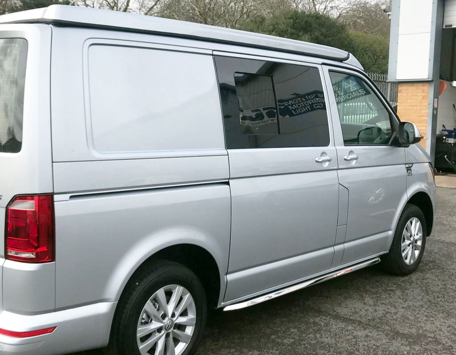 VW T5 Bj. 03-09 Kurzer RS OE Style Edelstahl Schwellerrohre "N-Max" - Direct 4x4 Autozubehör