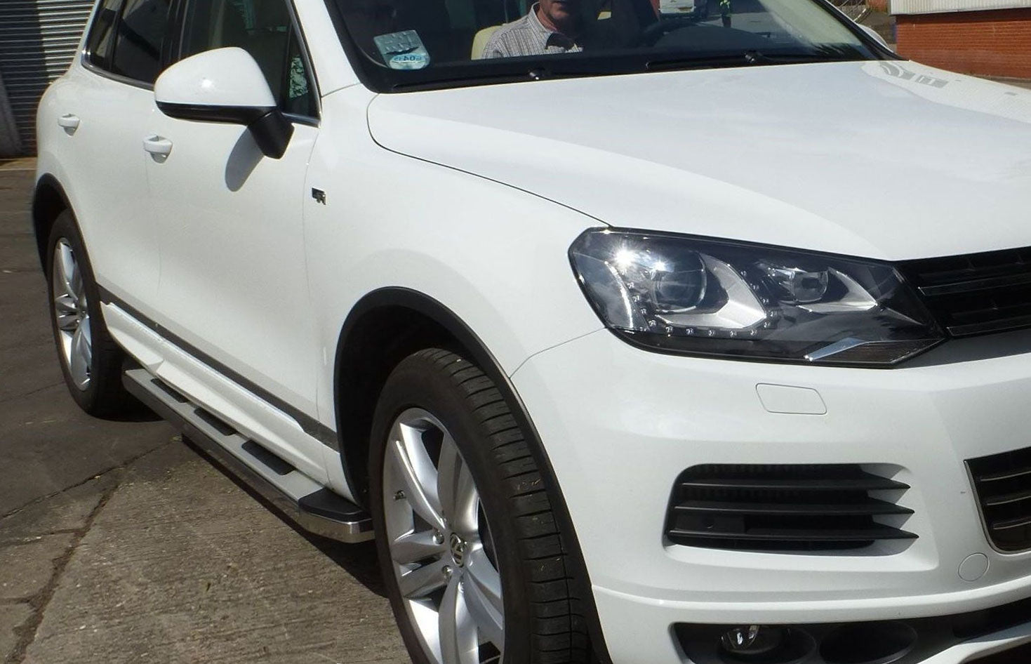 VW Touareg Bj. 10-17 Trittbretter "Suburban" - Direct 4x4 Autozubehör