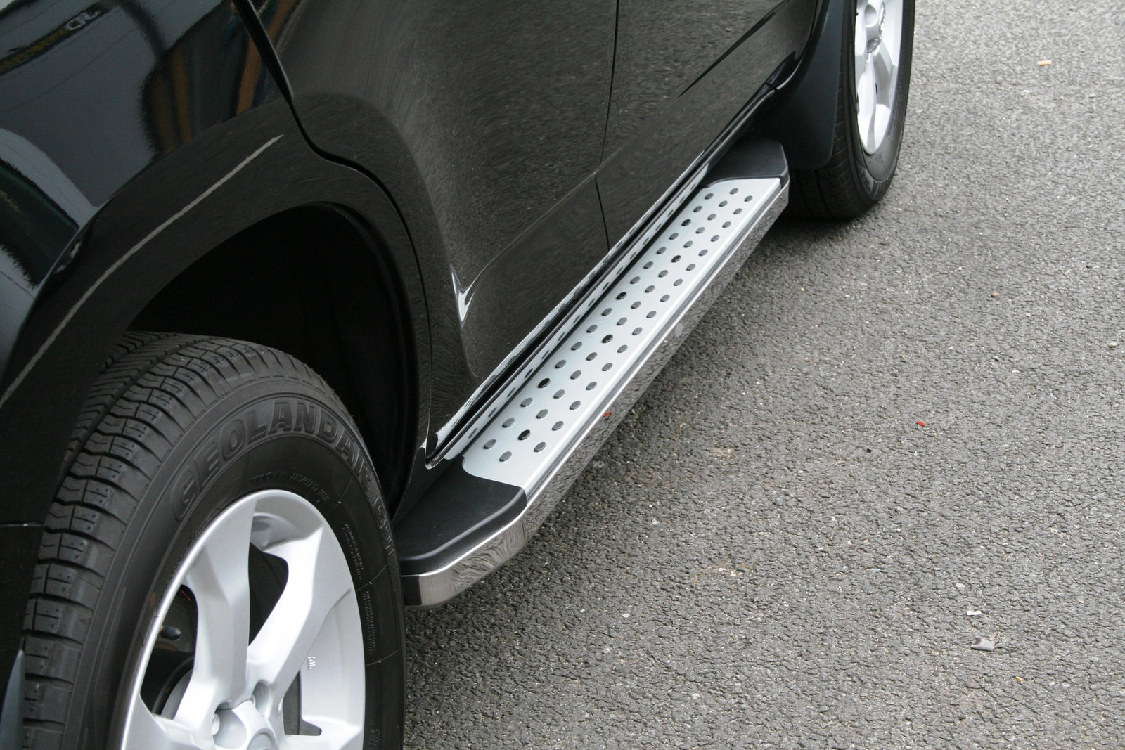 Toyota RAV4 Bj. 06-13 Trittbretter "Freedom" - Direct 4x4 Autozubehör