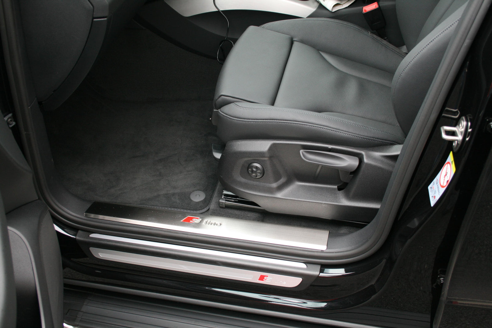 Audi Q5 S-Line Edelstahl Türschweller Cover - Direct 4x4 Autozubehör