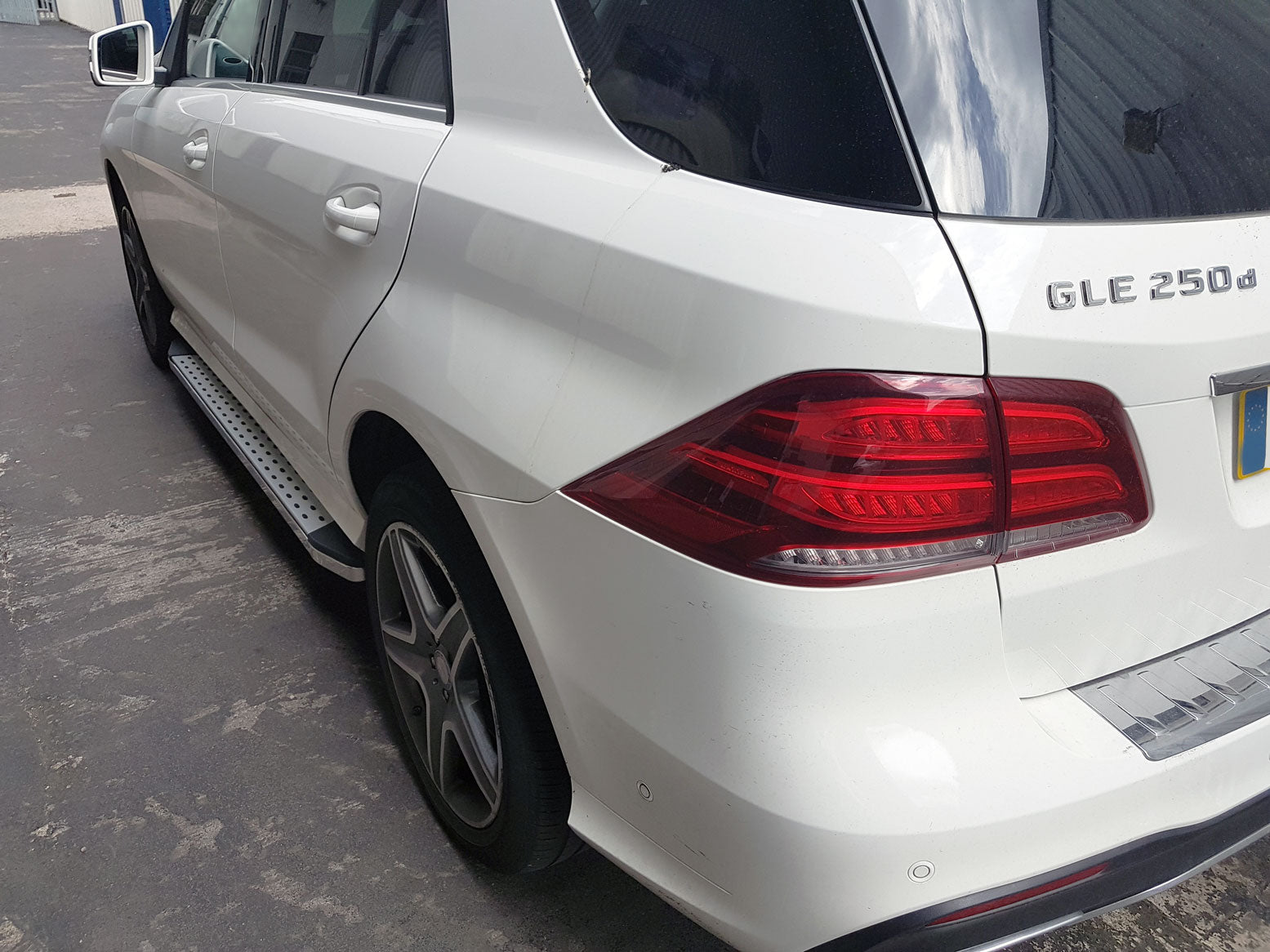Mercedes Benz GLE (W166) Bj. 15-19 Trittbretter "Freedom" - Direct 4x4 Autozubehör