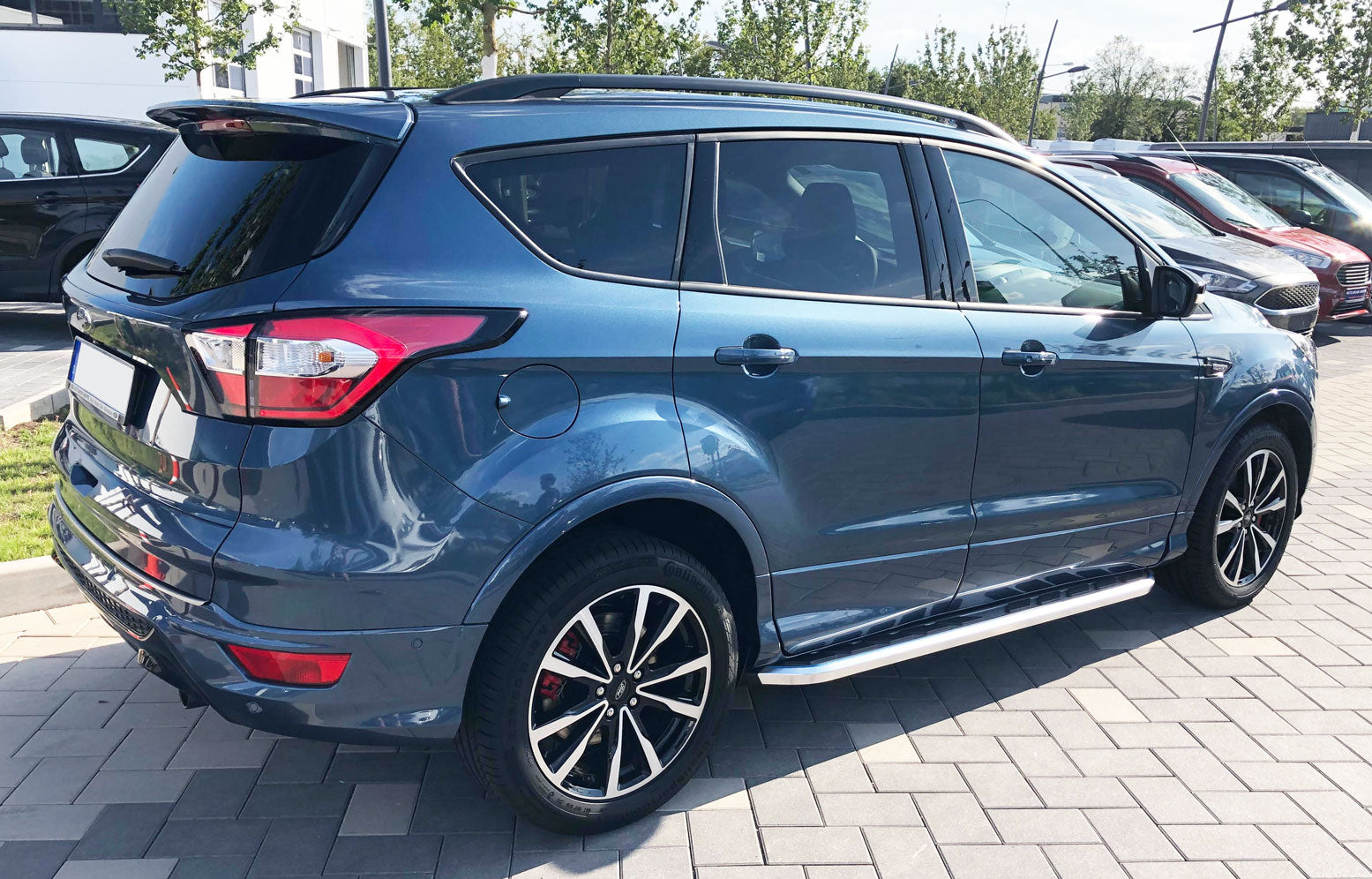Ford Kuga Bj. 13-19 Trittbretter "Monsoon" - Direct 4x4 Autozubehör