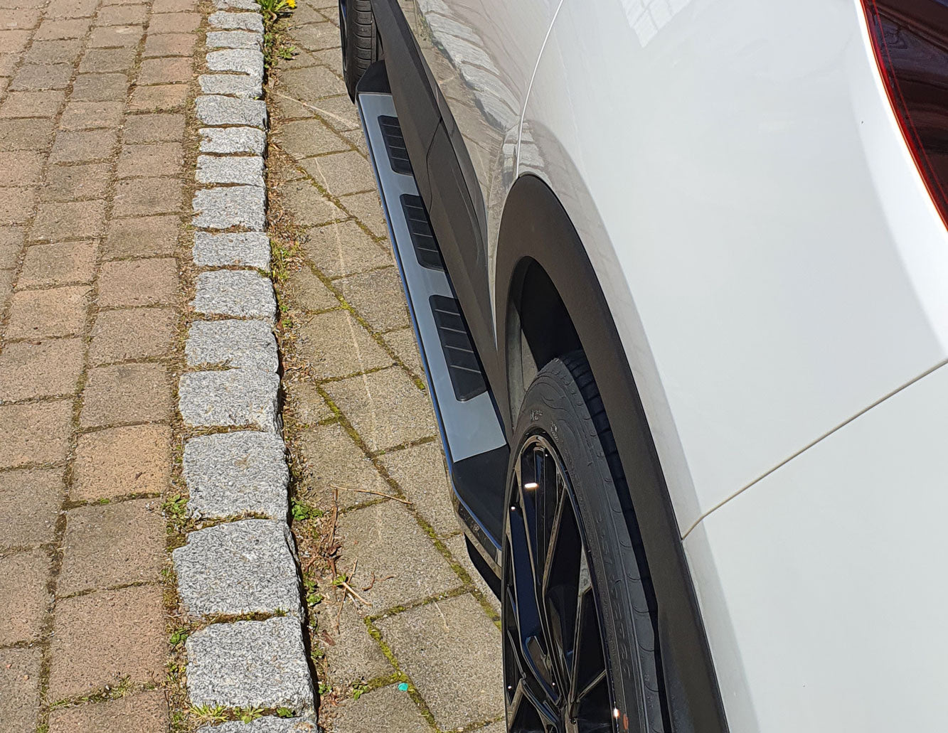 Opel Grandland X ab Bj. 17 Trittbretter "Suburban" - Direct 4x4 Autozubehör