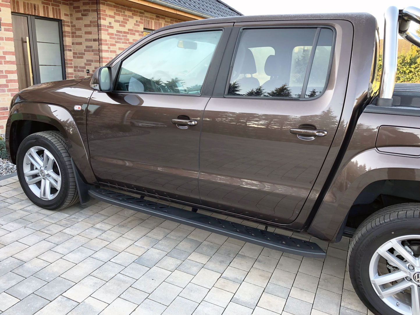 VW Amarok Bj. 10-22 Trittbretter "Shark" - Direct 4x4 Autozubehör