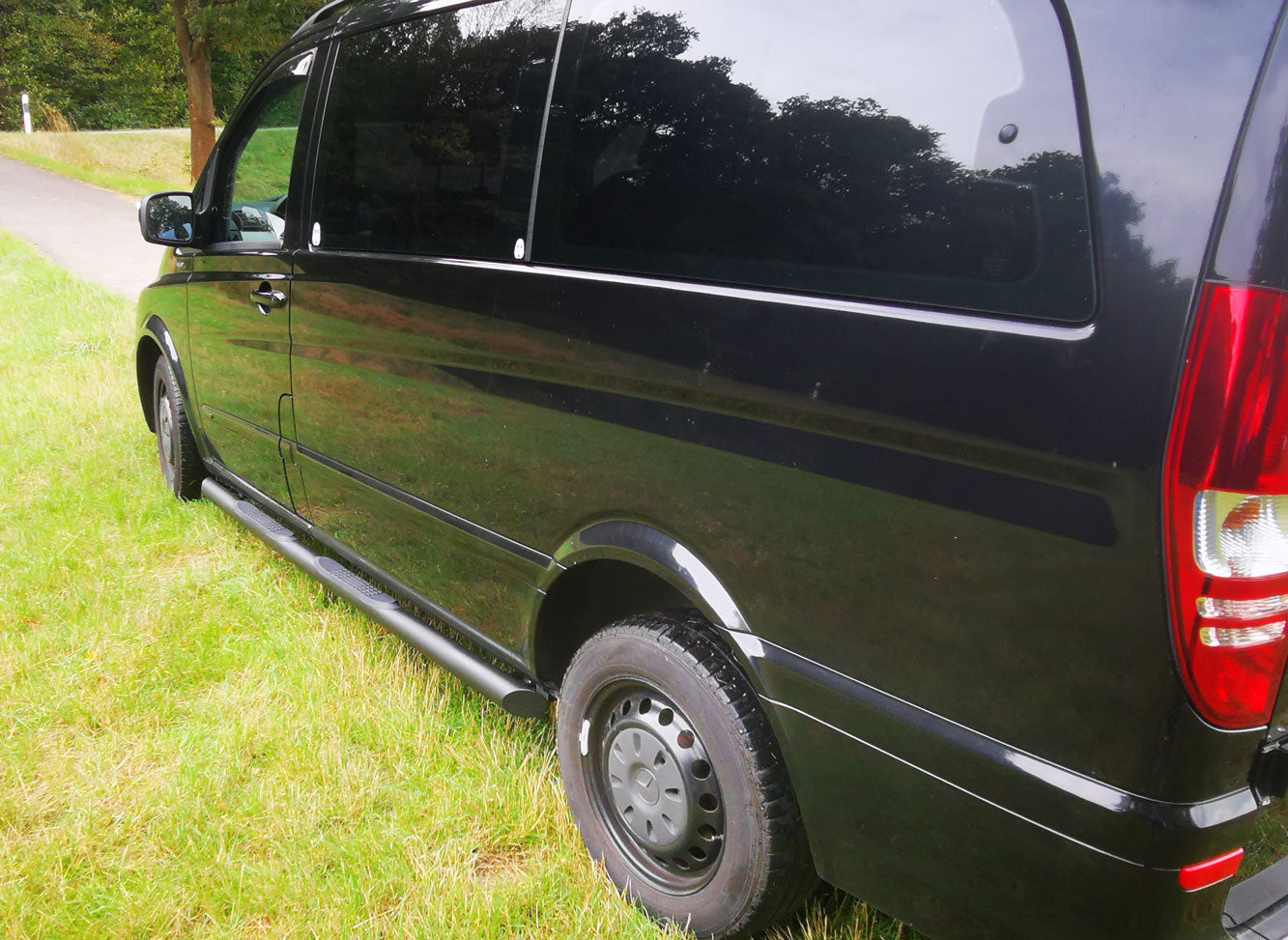 Mercedes Vito Viano Bj. 04-14 Schwarze Schwellerrohre - Direct 4x4 Autozubehör