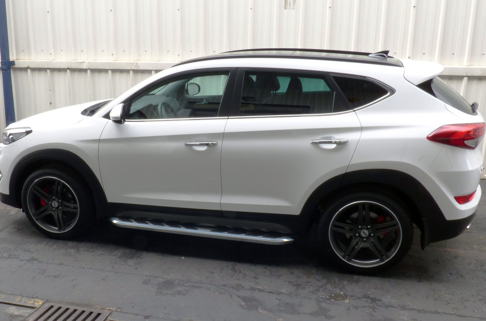Hyundai Tucson Bj. 15-17 Trittbretter "Monsoon" - Direct 4x4 Autozubehör