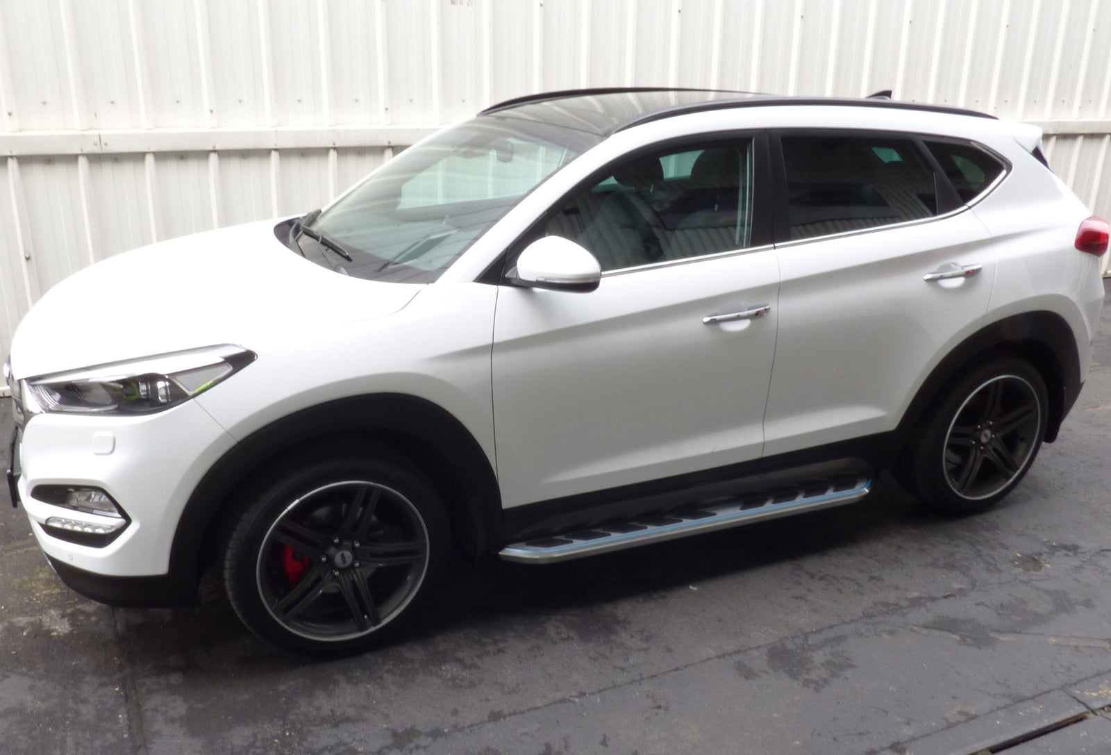 Hyundai Tucson Bj. 15-17 Trittbretter "Monsoon" - Direct 4x4 Autozubehör