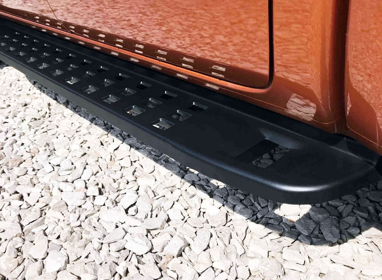 Mitsubishi L200 Bj. 15-23 Double Cab Trittbretter "Gator Schwarz"