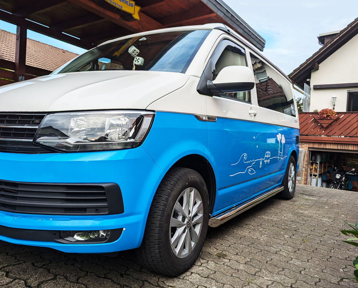 VW T6 ab Bj. 15 Kurzer Radstand schwarze Schwellerrohre mit 45° Enden ohne Stufenpads - Direct 4x4 Autozubehör