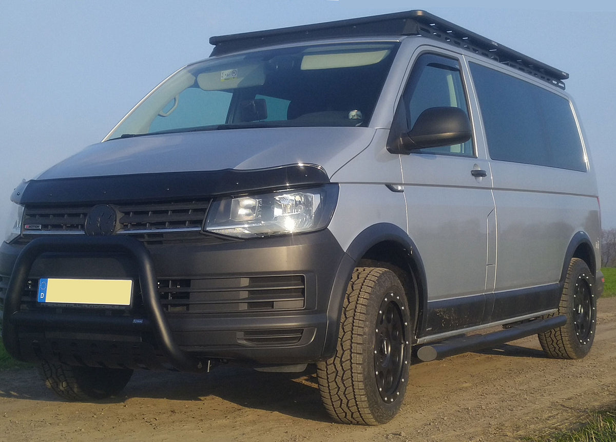 VW T6 Bj. 15-25 Kurzer RS schwarze Schwellerrohre 45° Enden Mit Auftritt