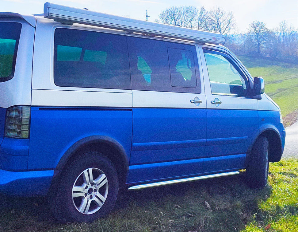VW T5 Bj. 09-15 Kurzer RS Edelstahl Schwellerrohre "Sport" 64mm