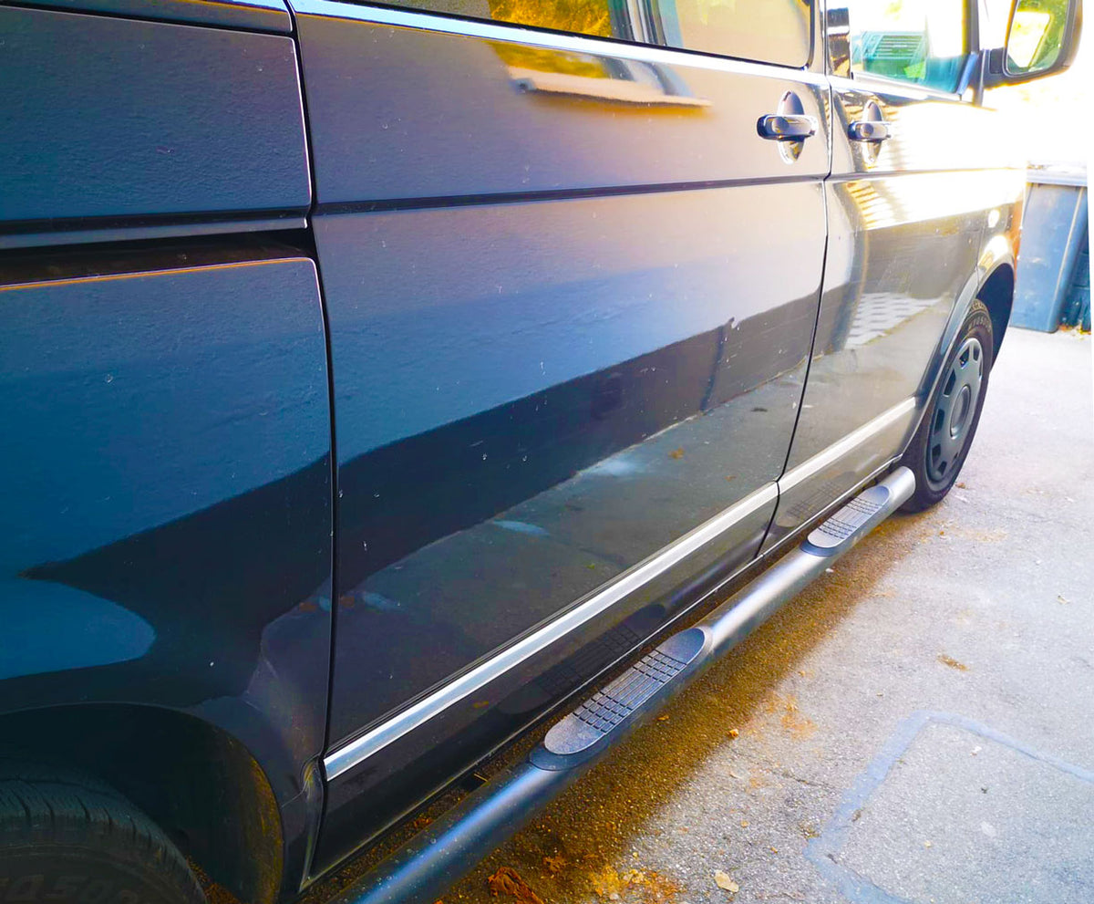 VW T5 Bj. 09-15 Kurzer RS schwarze Schwellerrohre mit 45° Enden