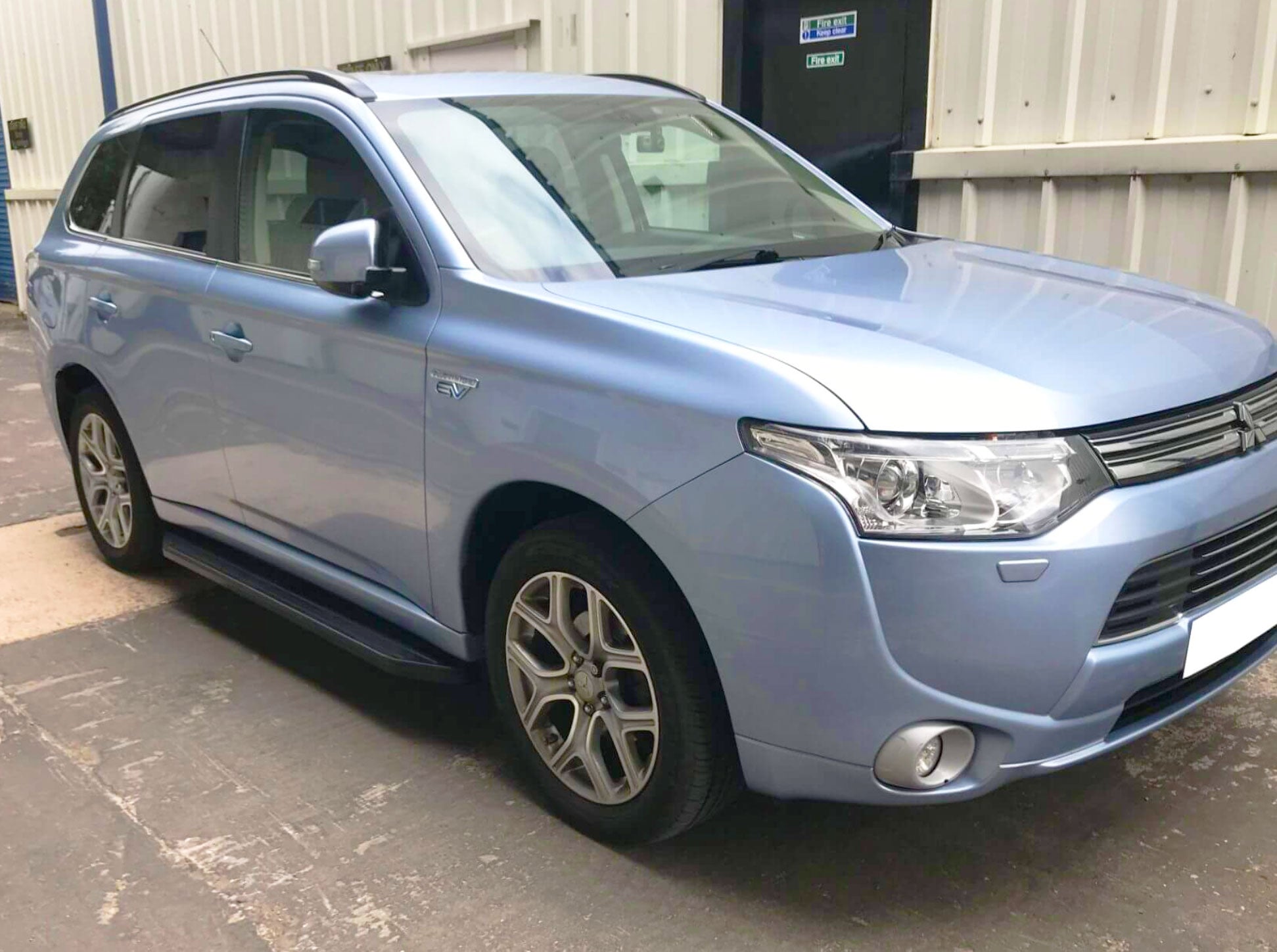 Mitsubishi Outlander PHEV Bj. 13-21 Trittbretter "Raptor Schwarz" - Direct 4x4 Autozubehör