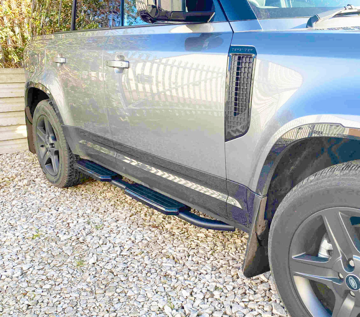 Land Rover Defender 110 ab Bj. 20 Schwarze Schwellerrohre - Direct 4x4 Autozubehör