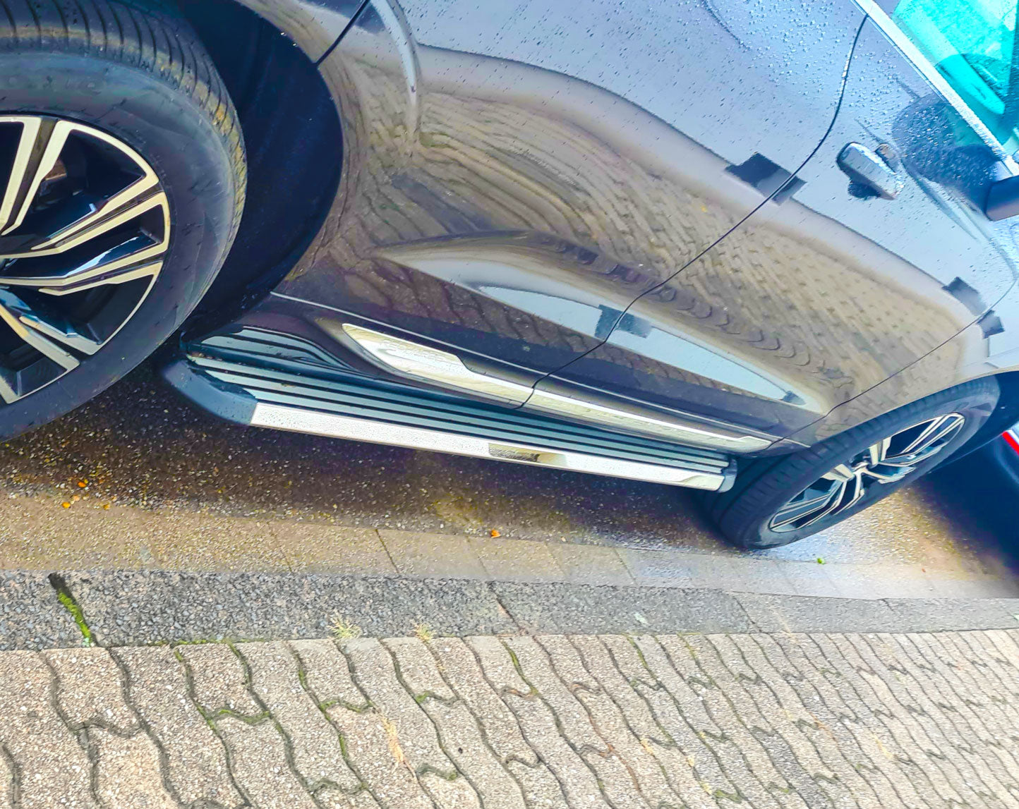 Volvo XC60 ab Bj. 18 Trittbretter "Stingray" - Direct 4x4 Autozubehör