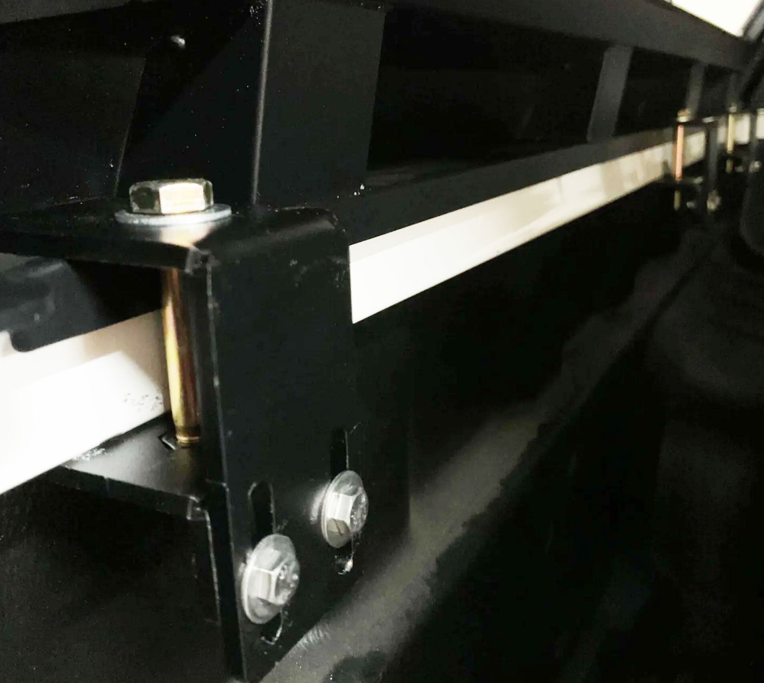 Toyota  Hilux Bj. 05-12 Double Cab Pick-Up Canopy "Expedition"