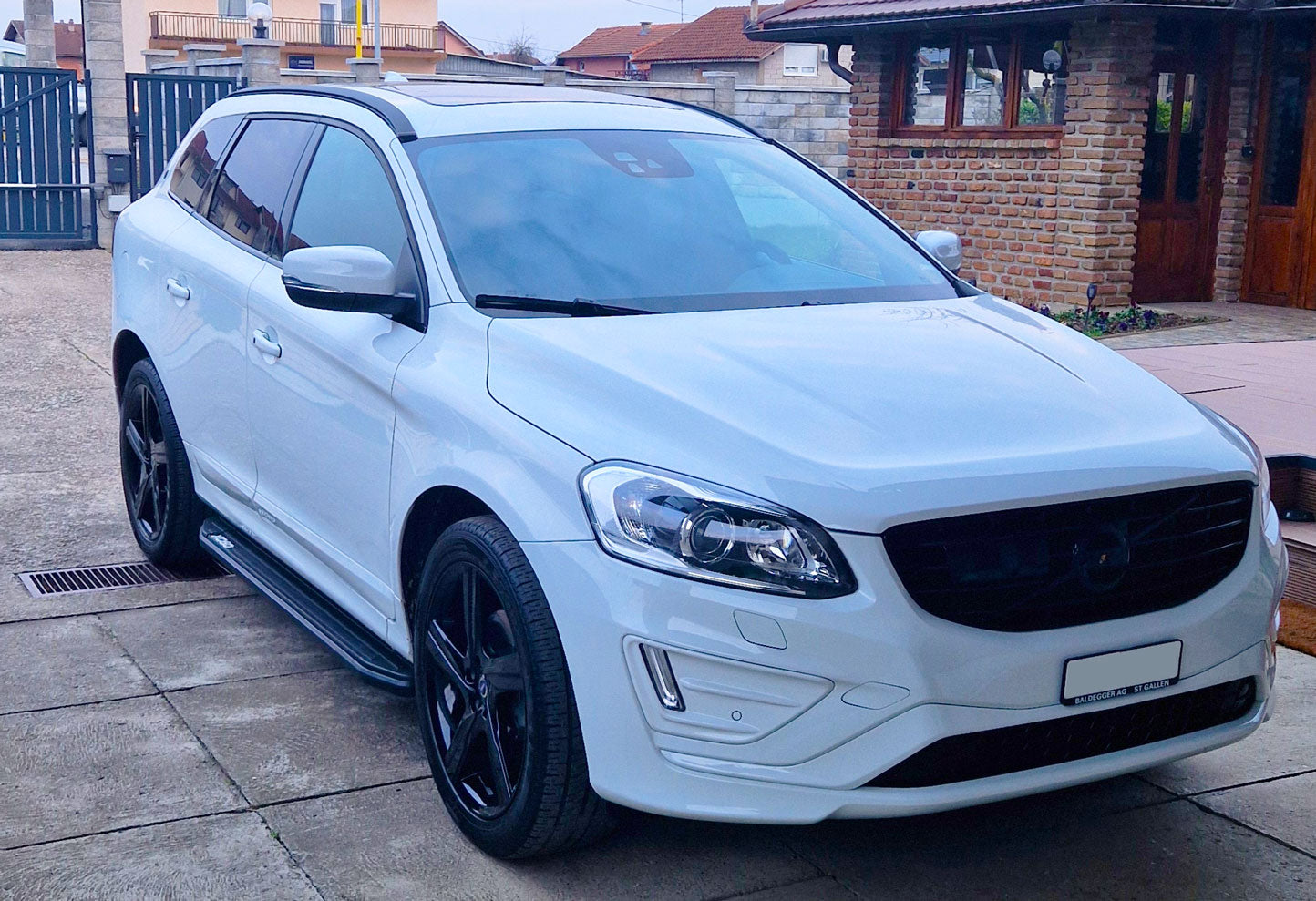 Volvo XC60 Bj. 09-17 Trittbretter "Raptor Schwarz"