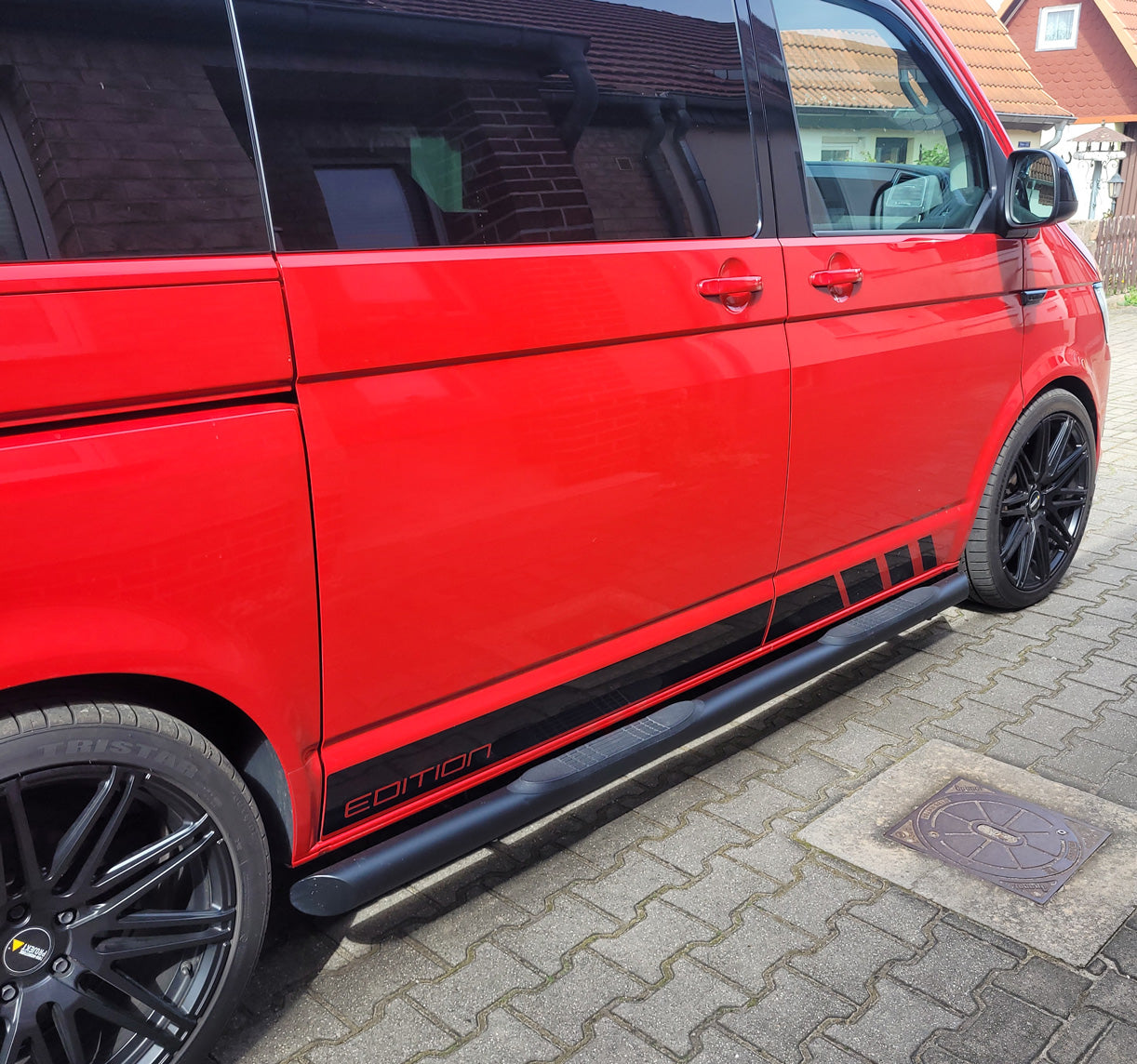 VW T5 Bj. 09-15 Kurzer RS schwarze Schwellerrohre mit 45° Enden