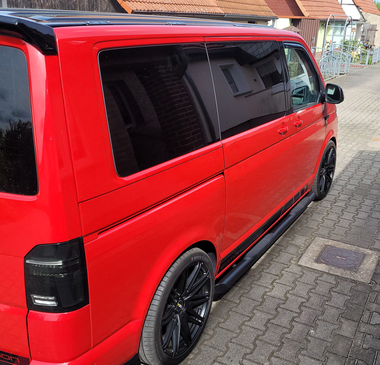 VW T5 Bj. 09-15 Kurzer RS schwarze Schwellerrohre mit 45° Enden