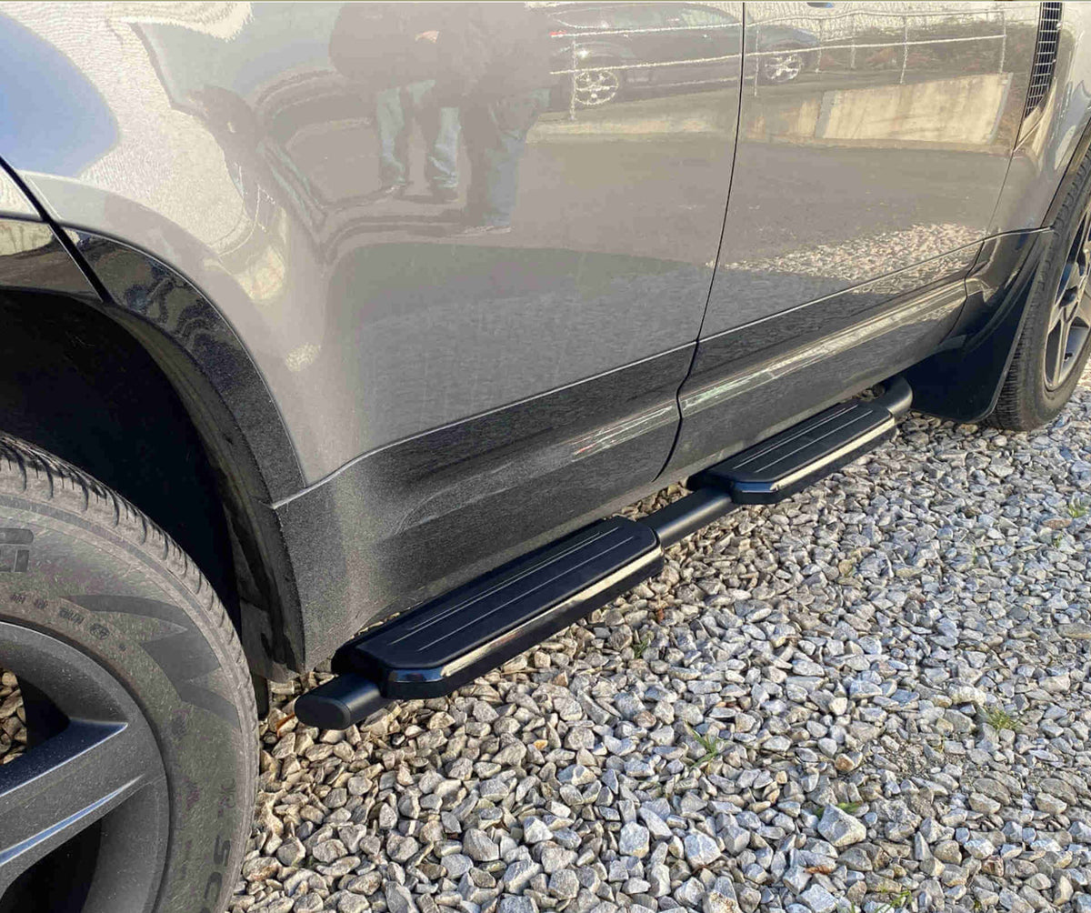 Land Rover Defender 110 ab Bj. 20 Schwarze Schwellerrohre - Direct 4x4 Autozubehör