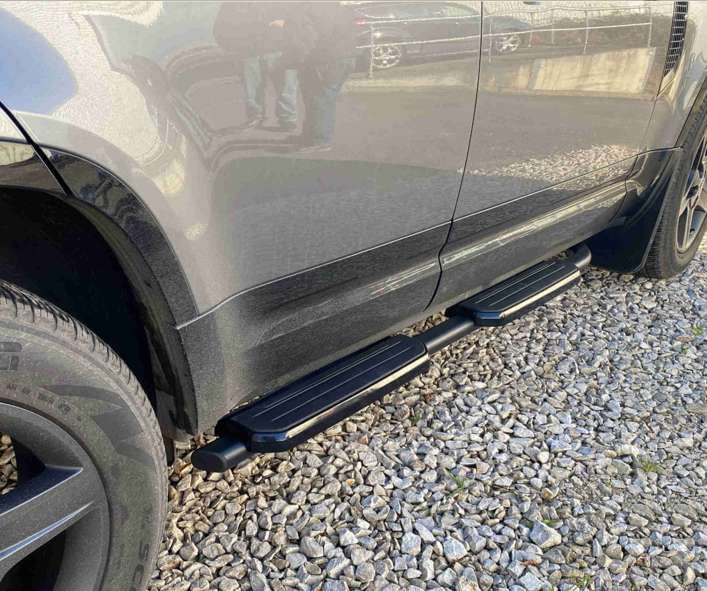 Land Rover Defender 110 ab Bj. 20 Schwarze Schwellerrohre - Direct 4x4 Autozubehör