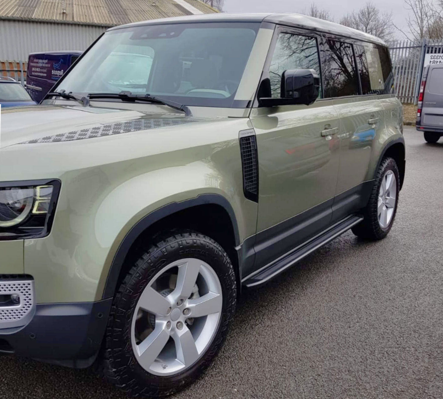 Land Rover Defender 110 ab Bj. 20 Trittbretter "Orca" - Direct 4x4 Autozubehör