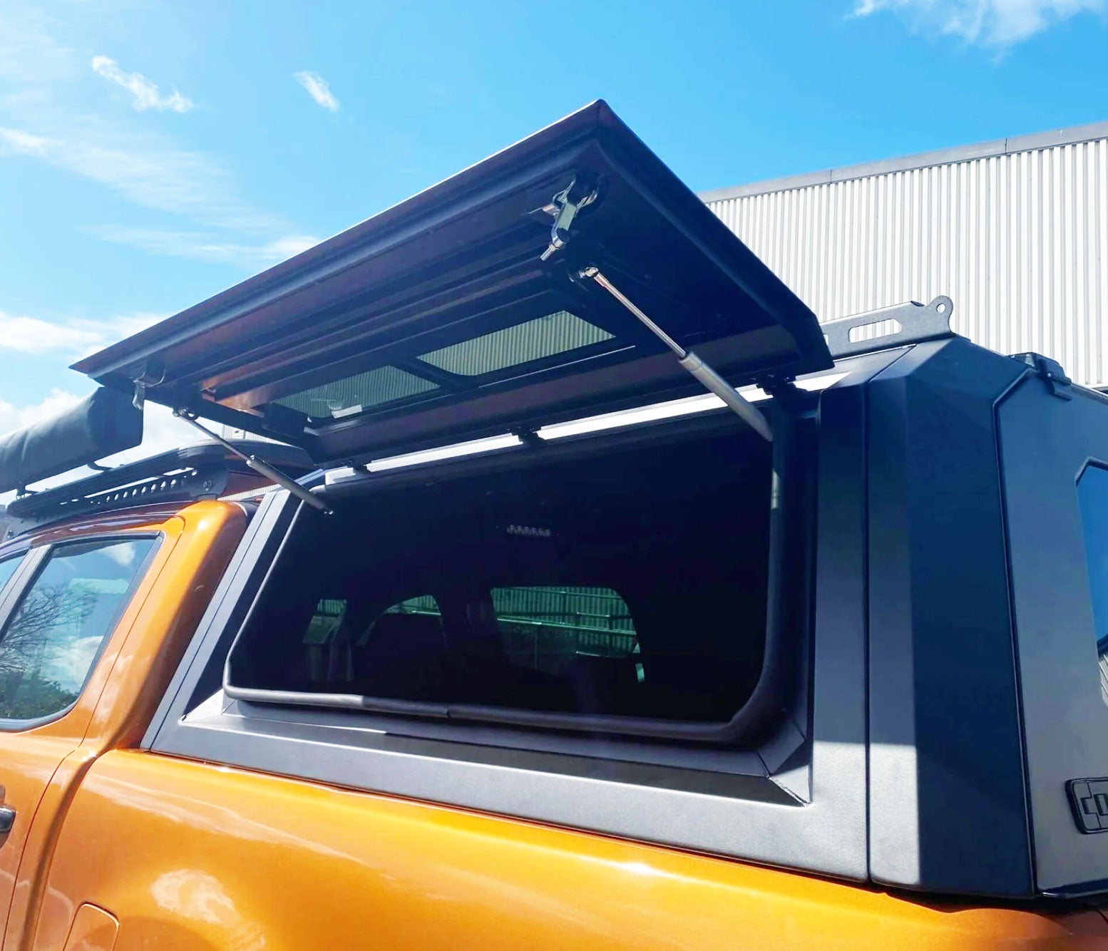 Toyota Hilux Bj. 12-16 Double Cab Pick-Up Canopy "Expedition"