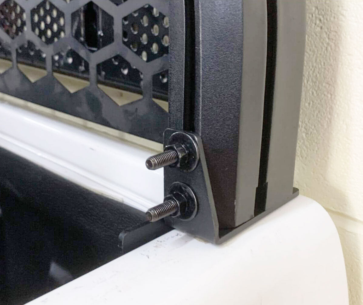 VW Amarok Bj. 10-22 Aluminium Heckscheiben-Schutzgitter - Direct 4x4 Autozubehör