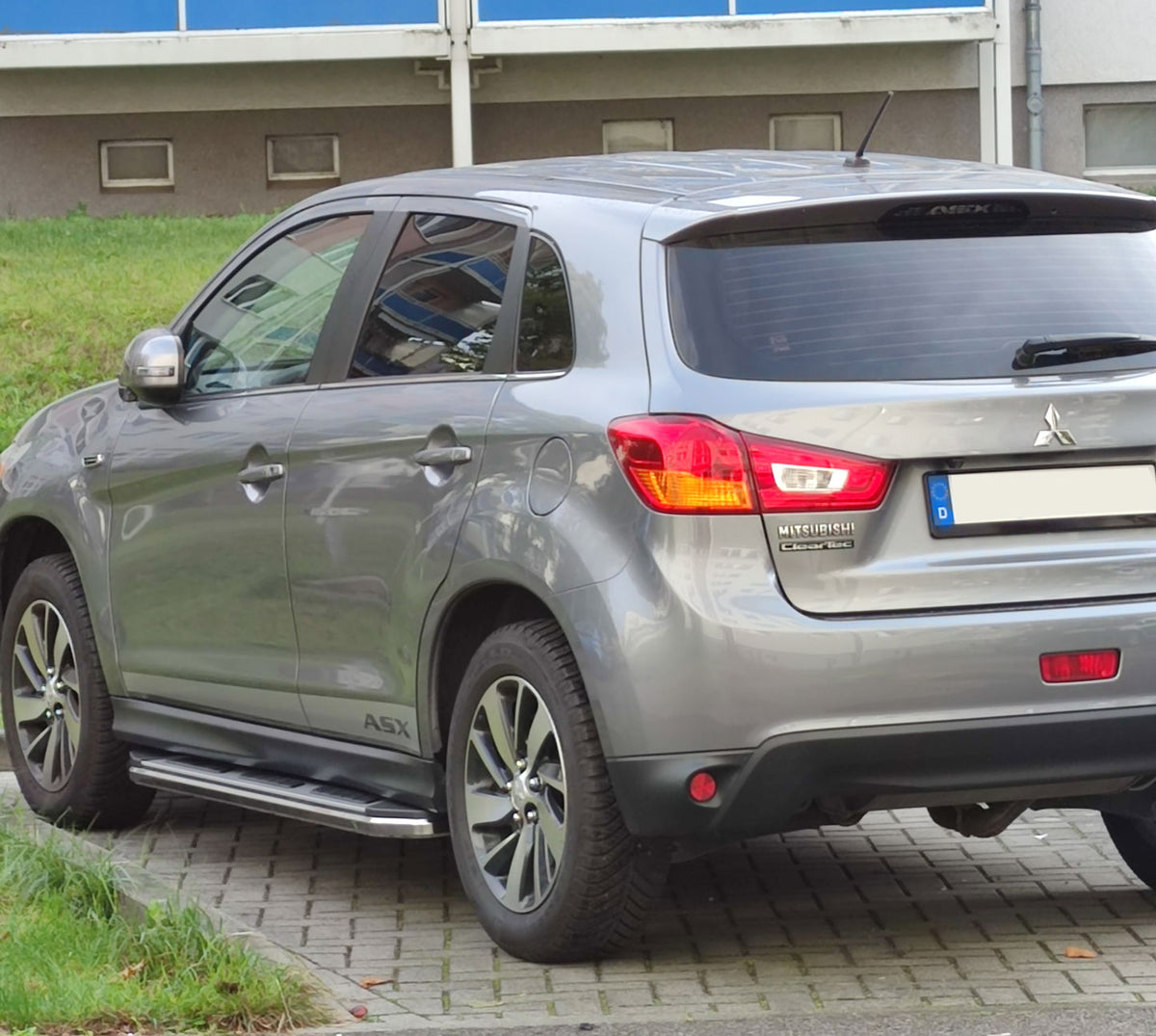 Mitsubishi ASX ab Bj. 10 Trittbretter "Suburban" - Direct 4x4 Autozubehör