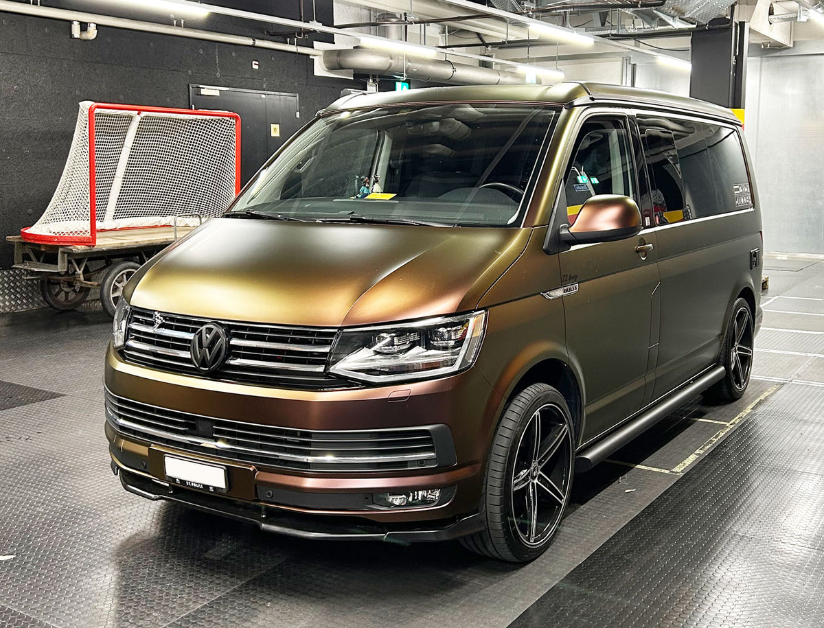 VW T6 ab Bj. 15 Kurzer Radstand schwarze Schwellerrohre mit 45° Enden ohne Stufenpads - Direct 4x4 Autozubehör