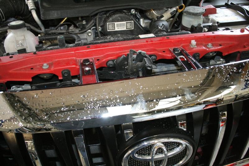 Toyota Hilux Bj. 12-15 Kühlergrill Blende Chrom/ Schwarz - Direct 4x4 Autozubehör