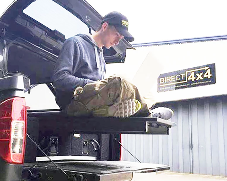 Schubkasten System "Pro1" 130 x 100 x 30cm mit Gummi-Belag - Direct 4x4 Autozubehör