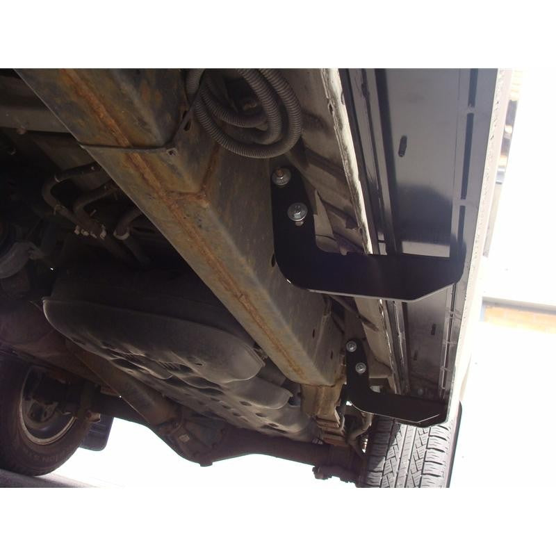 Toyota Hilux Bj. 05-12 Trittbretter "Suburban" - Direct 4x4 Autozubehör