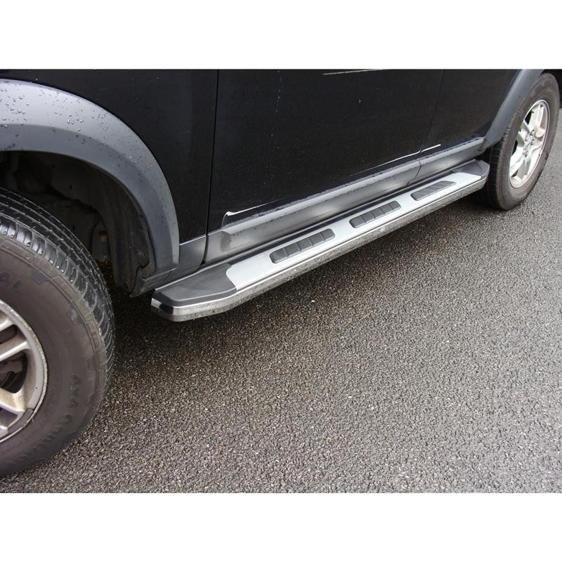 Land Rover Discovery 3 &amp; 4 Bj. 05-16 Trittbretter "Suburban" - Direct 4x4 Autozubehör