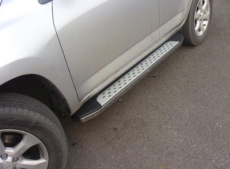 Toyota RAV4 Bj. 06-13 Trittbretter "Freedom" - Direct 4x4 Autozubehör