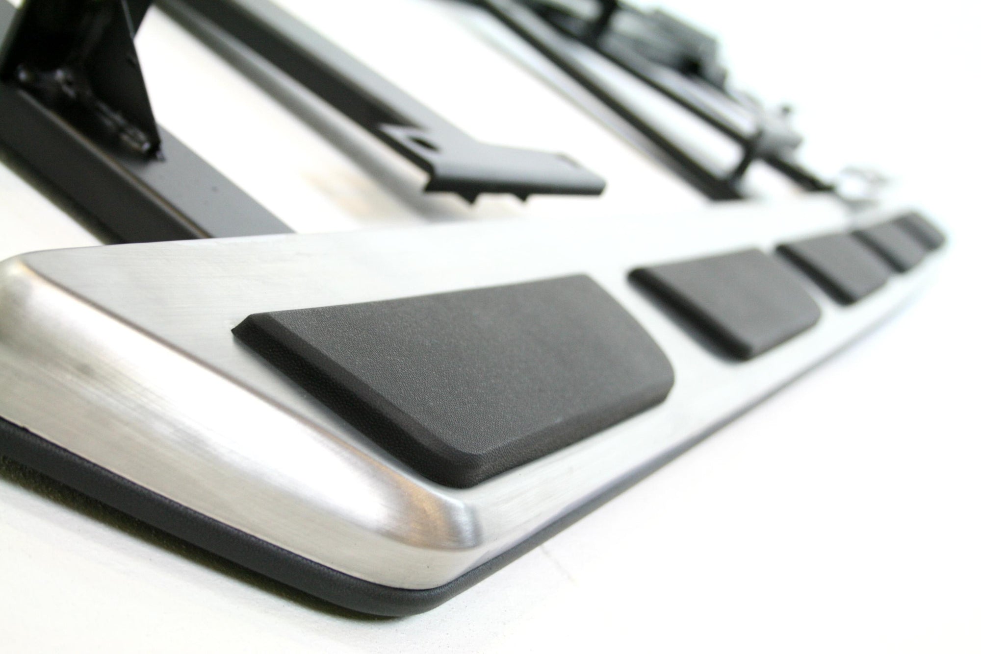 Audi Q3 Bj. 12-18 (8U) Edelstahl Trittbretter im original Style - Direct 4x4 Autozubehör