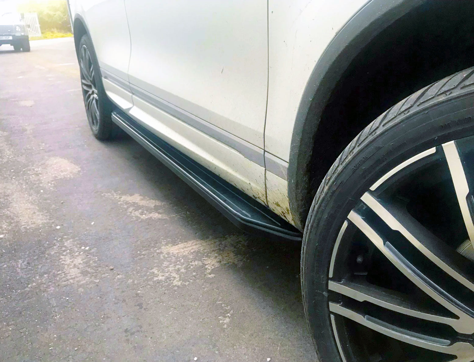 VW Touareg Bj. 10-17 Trittbretter "Raptor Schwarz" - Direct 4x4 Autozubehör