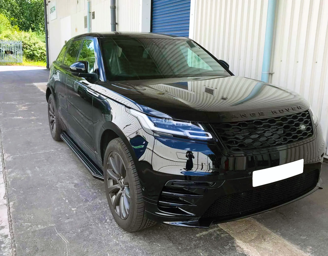 Range Rover Velar ab Bj. 17 Trittbretter "Raptor Schwarz" - Direct 4x4 Autozubehör