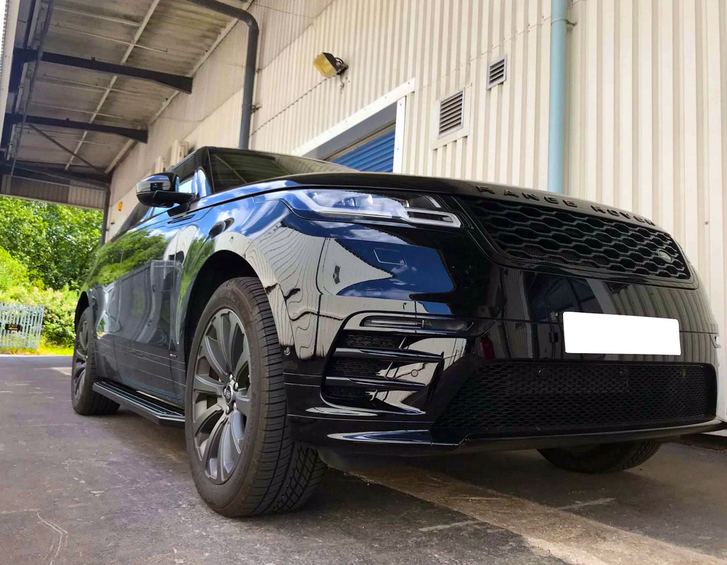 Range Rover Velar ab Bj. 17 Trittbretter "Raptor Schwarz" - Direct 4x4 Autozubehör